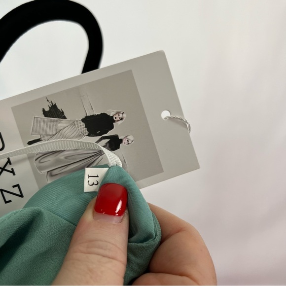 Girls Flutter Sleeve Flowy Mint Sage Green Dress Sz 13 NWT⚠️ - Picture 4 of 5